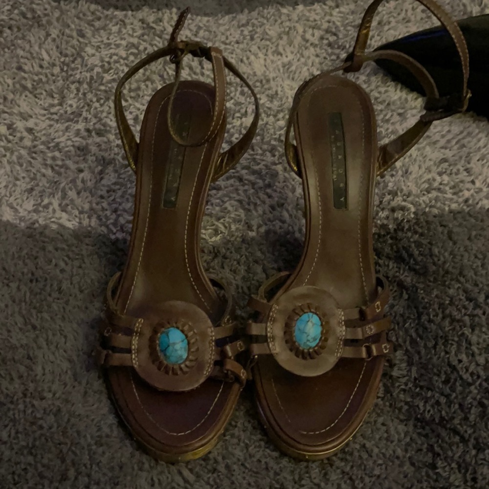 LAUNDRY by SHELLI SEGAL heels